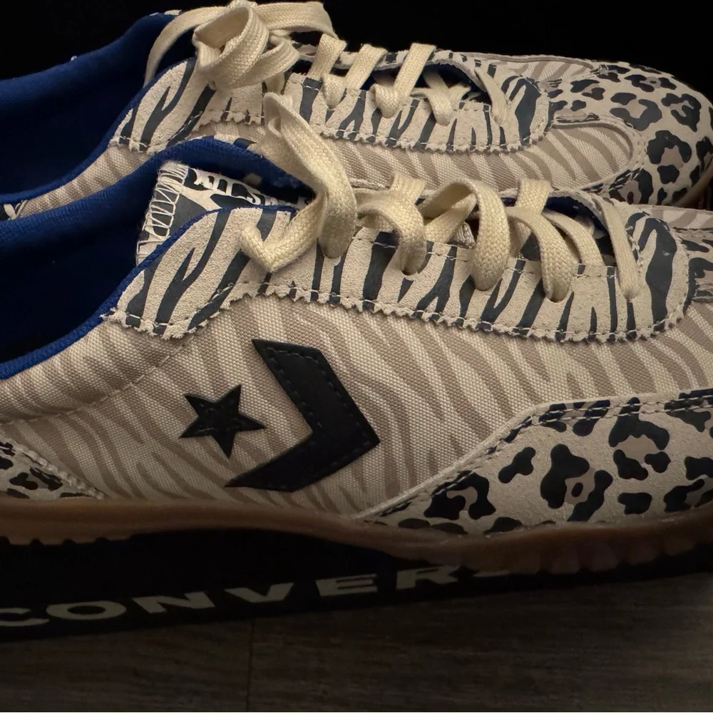 Converse Unisex Run Star Trainer Animals Print - Picture 2 of 11
